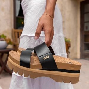 Reef Cushion Vista Higher BLACK Platform Sandal NEW WITH BOX Size 8